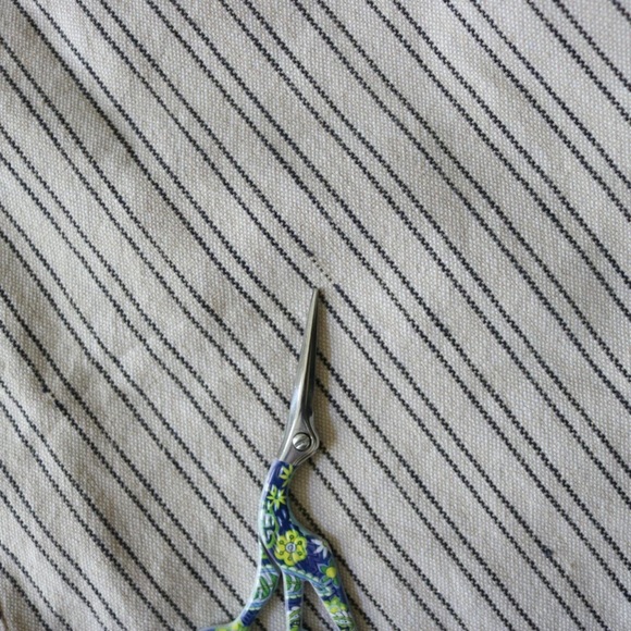 Asymmetric striped fringe midi length skirt - Picture 7 of 8